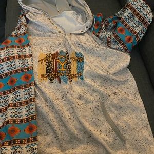 Hooded Sweatshirt- 3XL with Yellowstone Theme